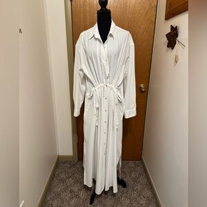 Size L universal thread, cinched waist, long sleeve button down dress/duster NWT